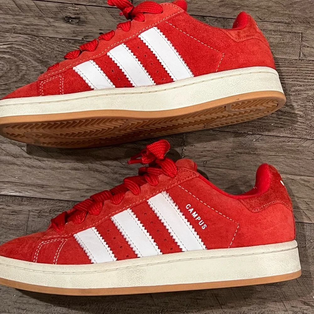 ADIDAS Campus Originals. In almost new condition. Size 8.5 womens 7 mens. - Picture 3 of 5